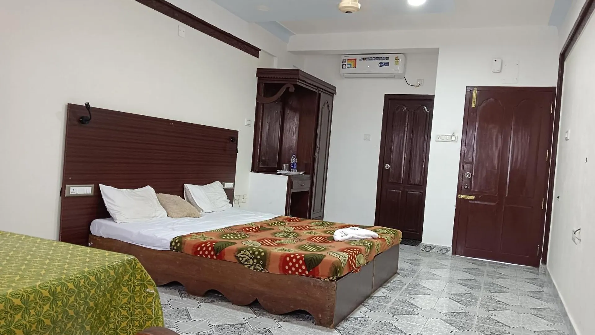 Shorelux Beach Resort كوفالام فندق