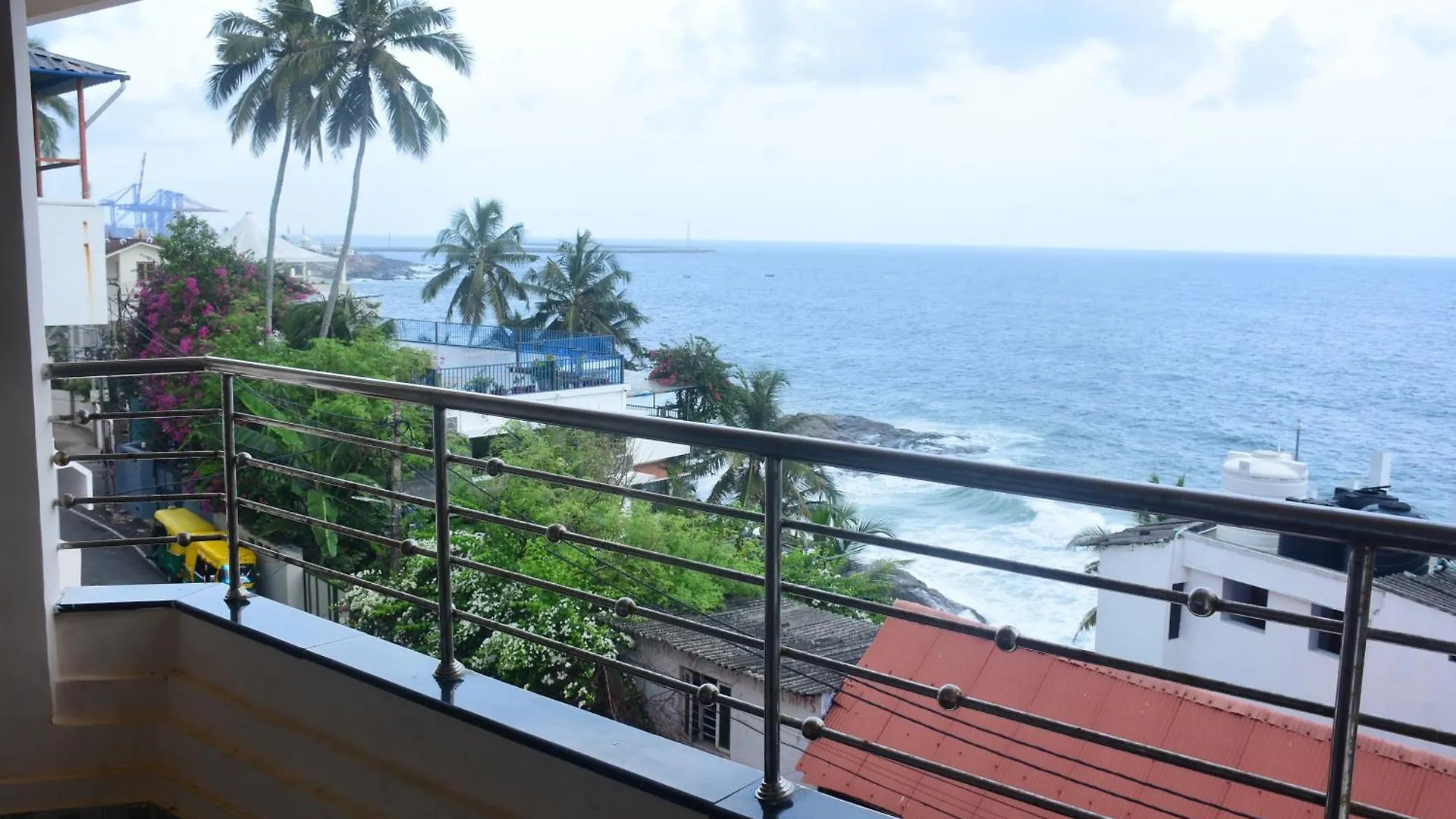 Shorelux Beach Resort Kovalam Szálloda